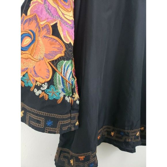 Da-Nang Silk Blouse Embroidered Bell Sleeve - Picture 5 of 8